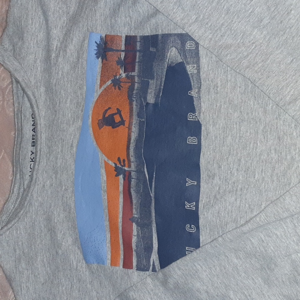 Long sleeve t-shirt